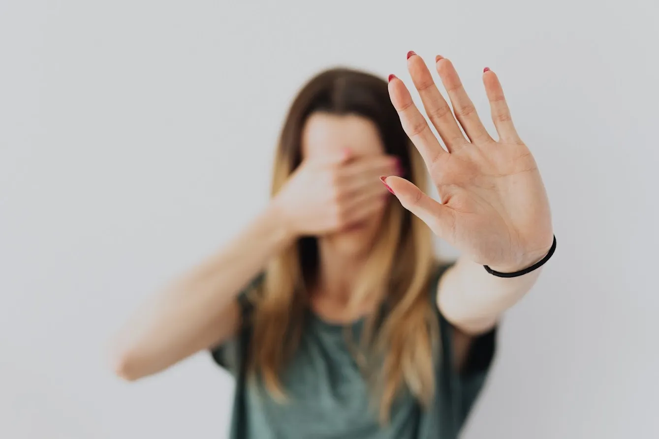 Giornata contro la violenza sulle donne: le iniziative e i bandi 2024 